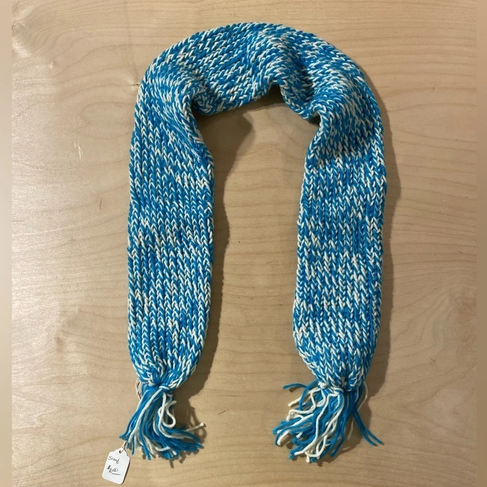 Blue and White Knit Scarf (OT)